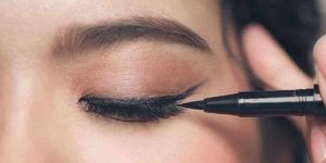 Eyeliner Tips and Tricks That Make Applying It So Easy